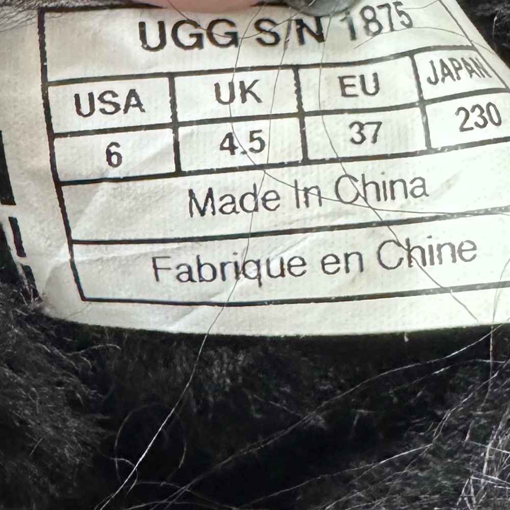 UGG Short Mongolian Sheepskin Cuff Boot - Picture 11 of 14